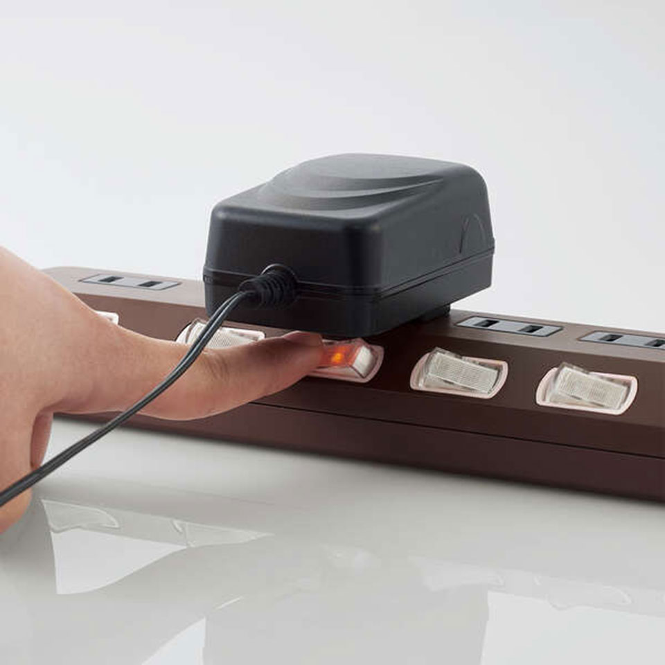 ELECOM [T-BR04-2610BR] 個別スイッチ付 雷ガードタップ 6個口1m ColorStyle2 Brown 6枚目