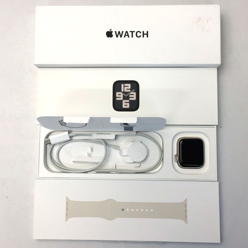 Apple Watch SE 第2世代 GPSモデル 40mm スターライトスポーツバンド S