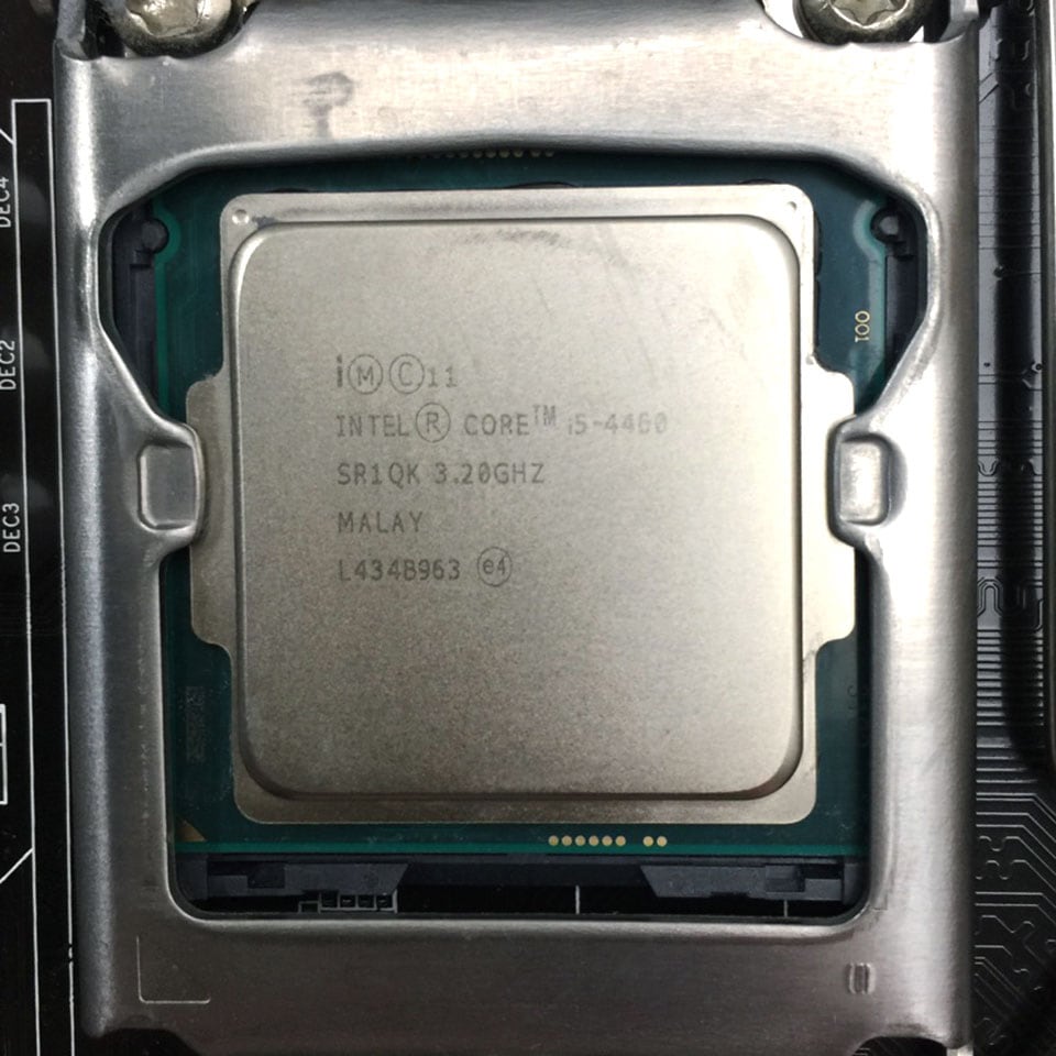 お宝発掘市！】 GIGABYTE CPU+マザーボード+メモリセット [SAI09024