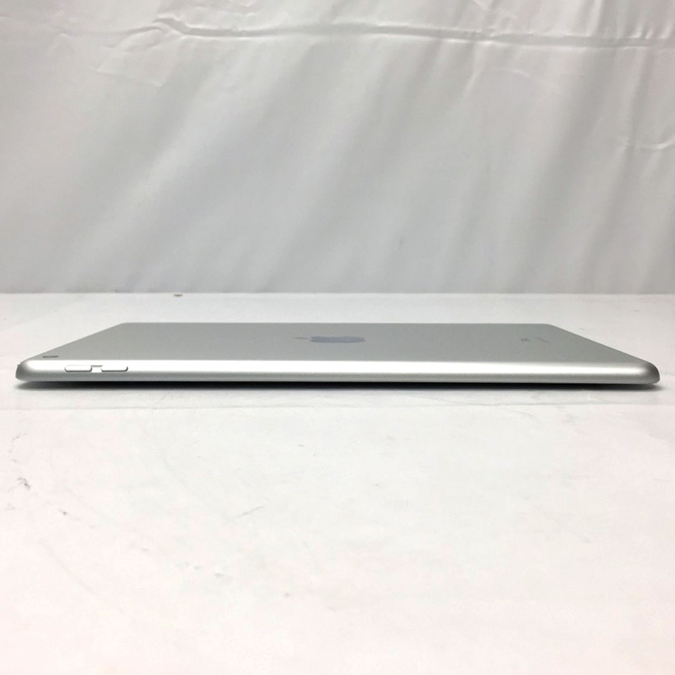 Apple iPad 10.2インチ 第8世代 Wi-Fi 32GB シルバー MYLA2J/A (A2270) [中古][iPadOS 26.2 / 発売時期：2020年～/ iPad][画面：Aランク 外装：Bランク 動作：Aランク][送料無料] 5枚目