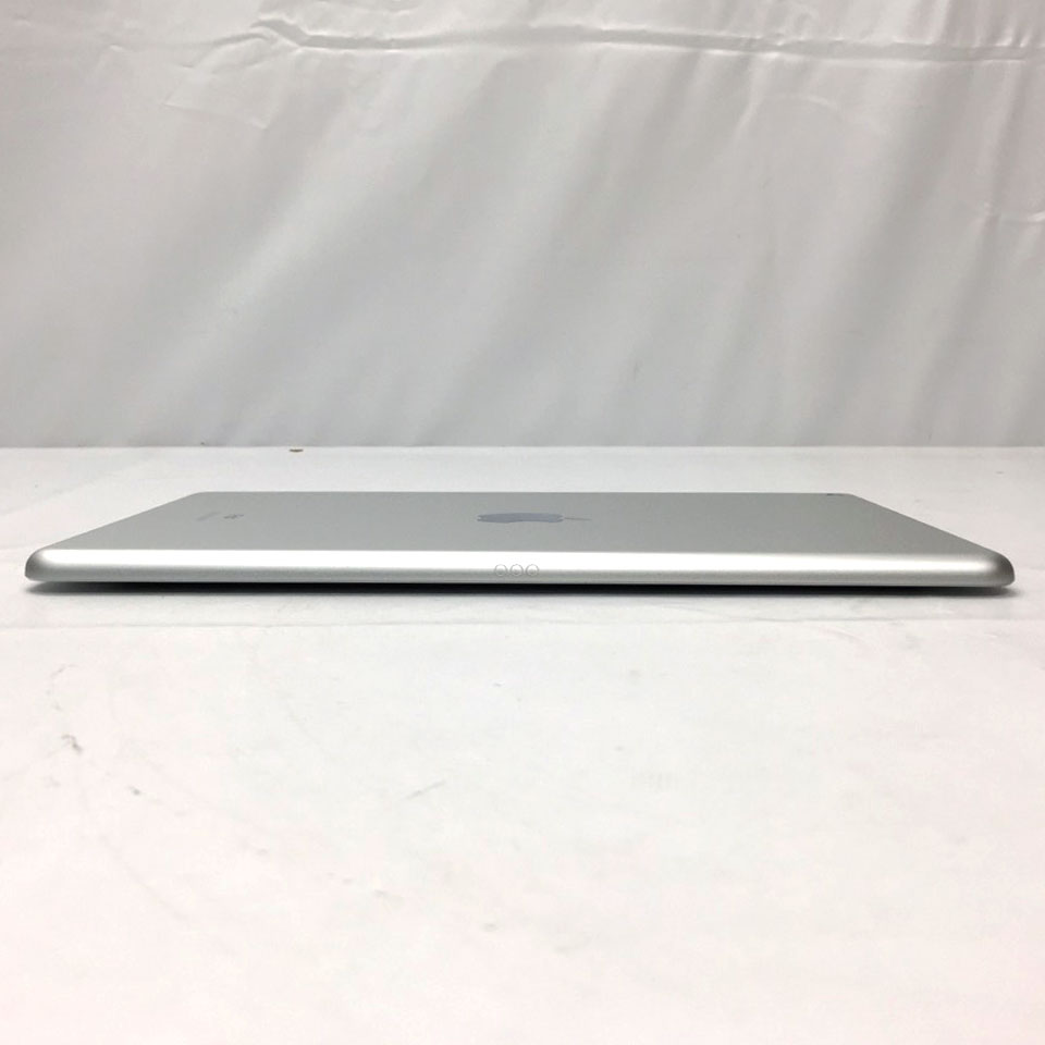 Apple iPad 10.2インチ 第8世代 Wi-Fi 32GB シルバー MYLA2J/A (A2270