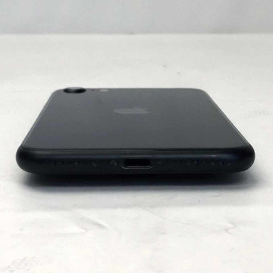 Apple SIMフリー iPhone SE 第3世代 64GB ミッドナイト MMYC3J/A (A2782) [KBD14008][中古][iOS 26.4.1 / 発売時期：2022年～/ iPhone][画面：Aランク 外装：Bランク 動作：Aランク][送料無料] 4枚目