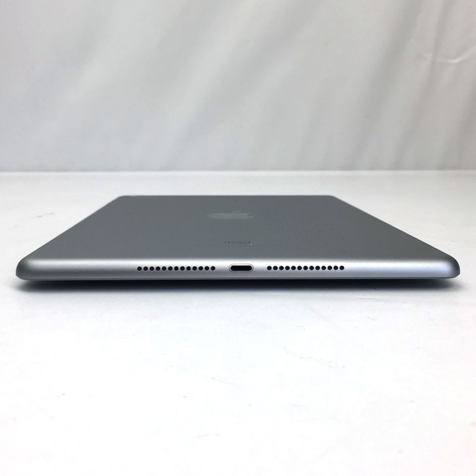 Apple | アップル iPad 9.7インチ 第6世代 Wi-Fi 128GB スペースグレイ MR7J2J/A [中古] [iPadOS 17.5.1 / 発売時期：2018年～/ iPad][画面：Bランク 外装：Aランク 動作：Aランク] 4枚目