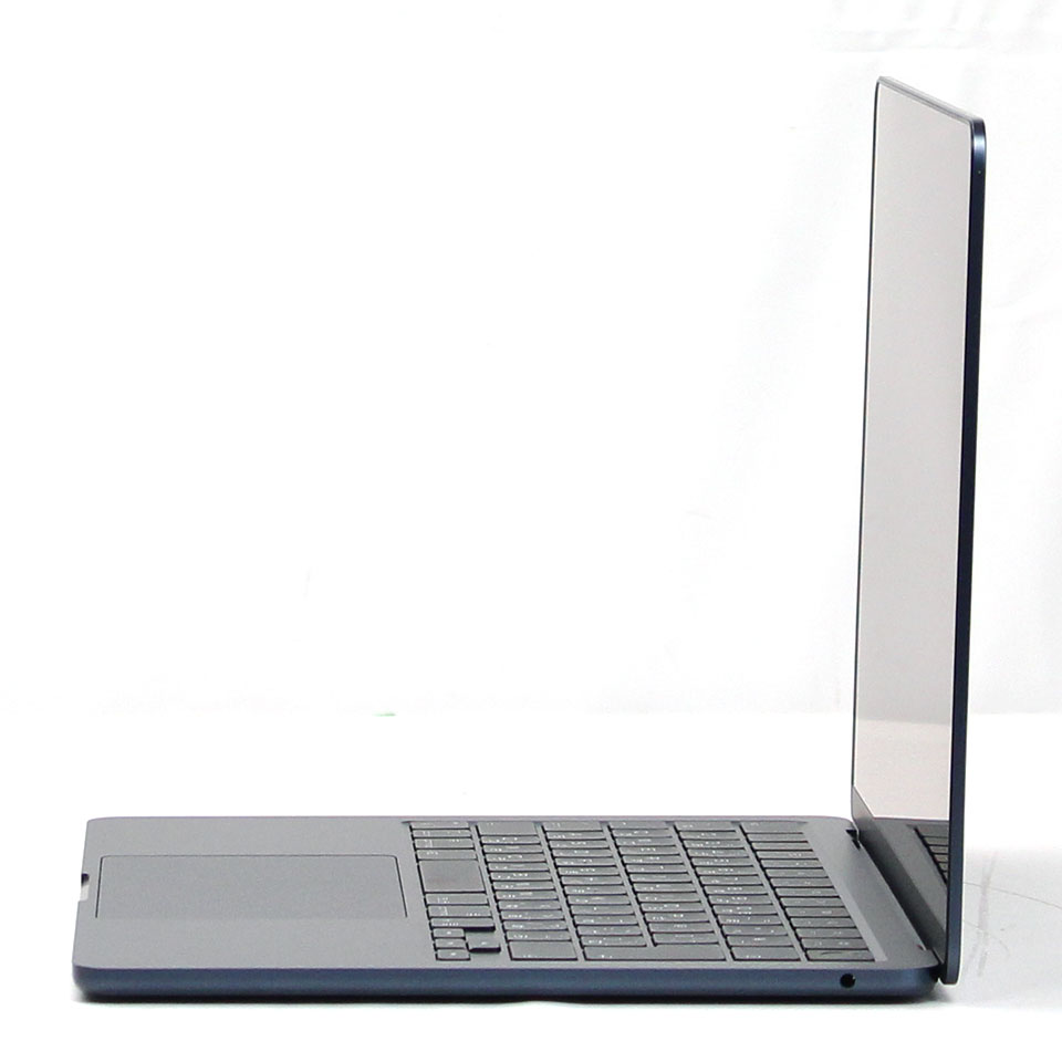 Apple MacBook Air (13-inch, M4, 2025) MW123J/A(A3240) [FBC31027][中古/ ノートパソコン /13.6型 /macOS 26.4 /Apple M4 , 8 core GPU / メモリ：16GB /256GB [画面：Aランク 外装：Aランク 動作：Aランク][送料無料] 3枚目