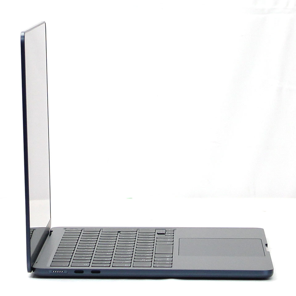 Apple MacBook Air (13-inch, M4, 2025) MW123J/A(A3240) [FBC31027][中古/ ノートパソコン /13.6型 /macOS 26.4 /Apple M4 , 8 core GPU / メモリ：16GB /256GB [画面：Aランク 外装：Aランク 動作：Aランク][送料無料] 4枚目