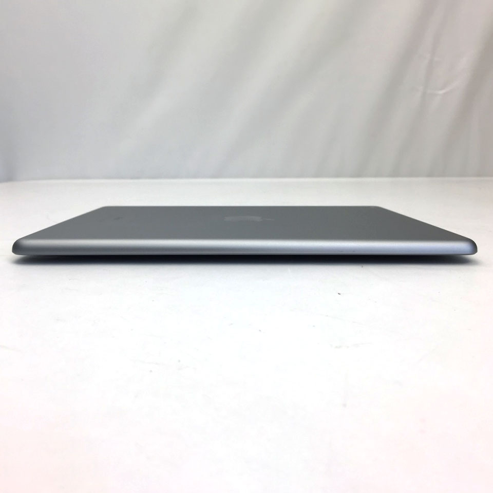 Apple | アップル iPad 9.7インチ 第6世代 Wi-Fi 128GB スペースグレイ MR7J2J/A [中古] [iPadOS 17.5.1 / 発売時期：2018年～/ iPad][画面：Bランク 外装：Aランク 動作：Aランク] 6枚目