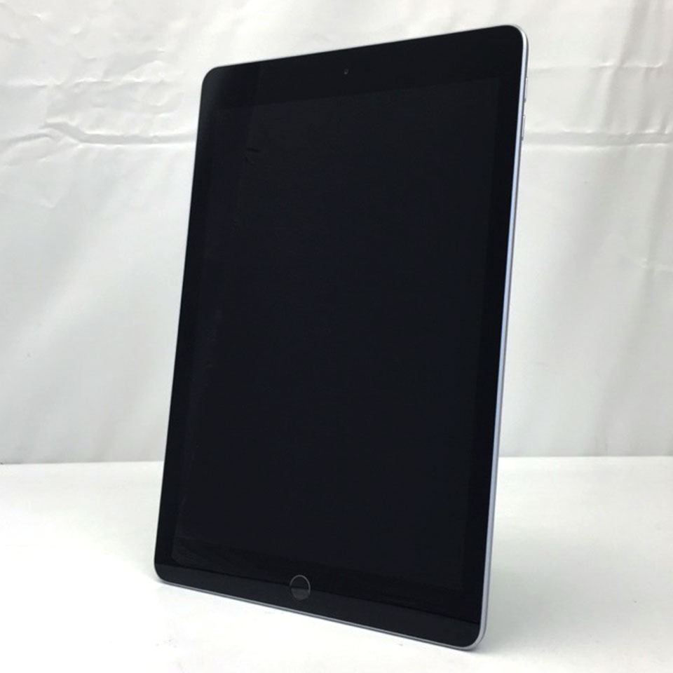 Apple | アップル iPad 9.7インチ 第6世代 Wi-Fi 128GB スペースグレイ MR7J2J/A [ZZG03007][中古] [iPadOS 17.5.1 / 発売時期：2018年～/ iPad][画面：Cランク 外装：Aランク 動作：Aランク] 2枚目