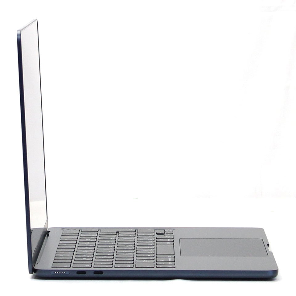 Apple MacBook Air (13-inch, M4, 2025) MW123J/A(A3240) [HBD04024][中古/ ノートパソコン /13.6型 /macOS 15.7.5 /Apple M4 , 8 core GPU / メモリ：16GB /256GB [画面：Aランク 外装：Aランク 動作：Aランク][送料無料] 4枚目