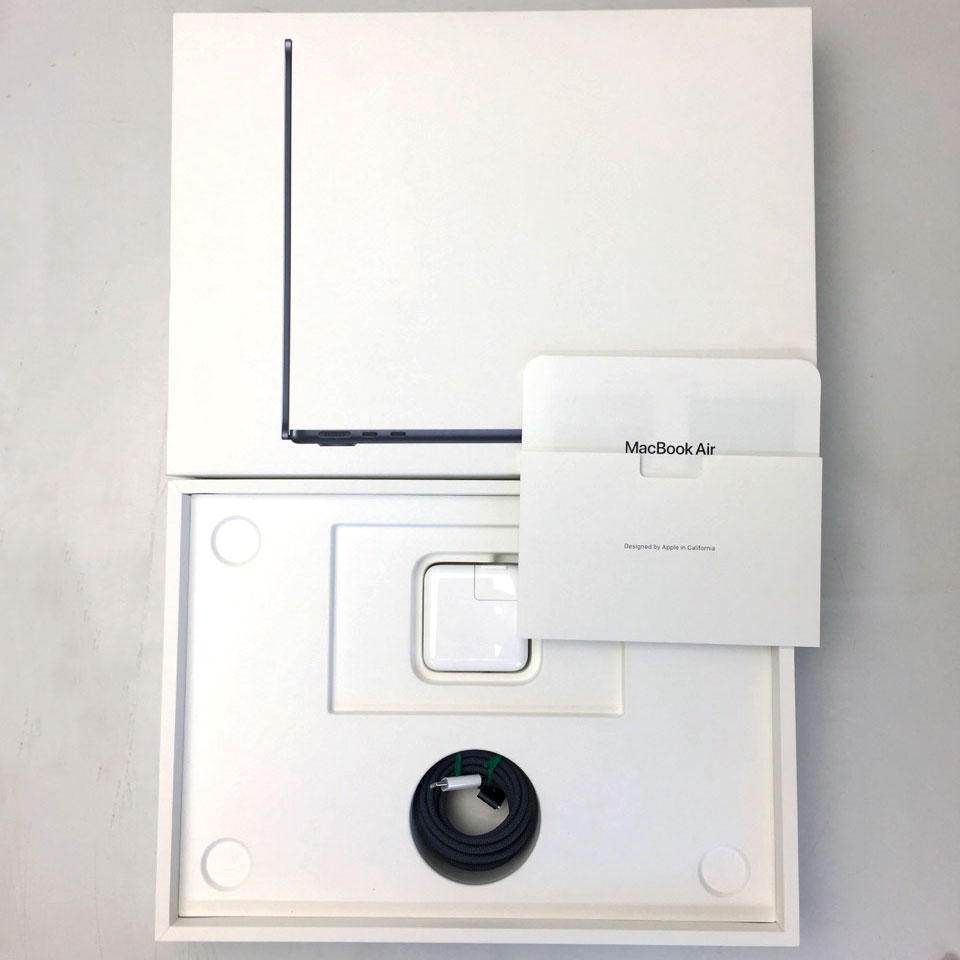 Apple MacBook Air (13-inch, M4, 2025) MW123J/A(A3240) [HBD04024][中古/ ノートパソコン /13.6型 /macOS 15.7.5 /Apple M4 , 8 core GPU / メモリ：16GB /256GB [画面：Aランク 外装：Aランク 動作：Aランク][送料無料] 6枚目