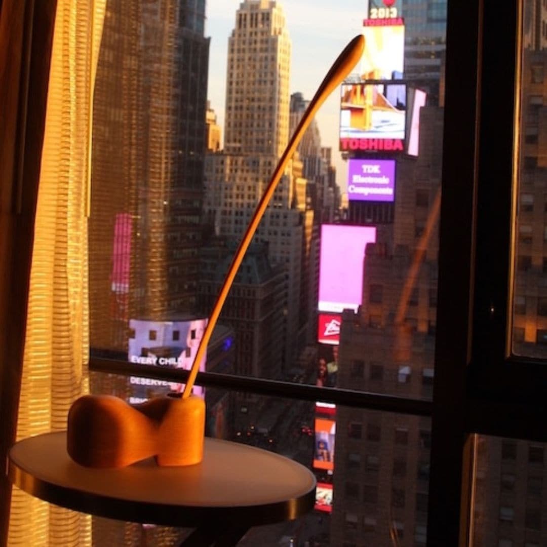 【宮内庁御用達】オノオレカンバ 斧折樺 最高級ブランド 靴べら 靴ベラ スタンドシューズセット ニューヨーク五番街 Kiton 展示 2024年 ロサンゼルスACCAギャラリー 高級ギフト 職人手作り 木製 日本製 プレゼント 天然木