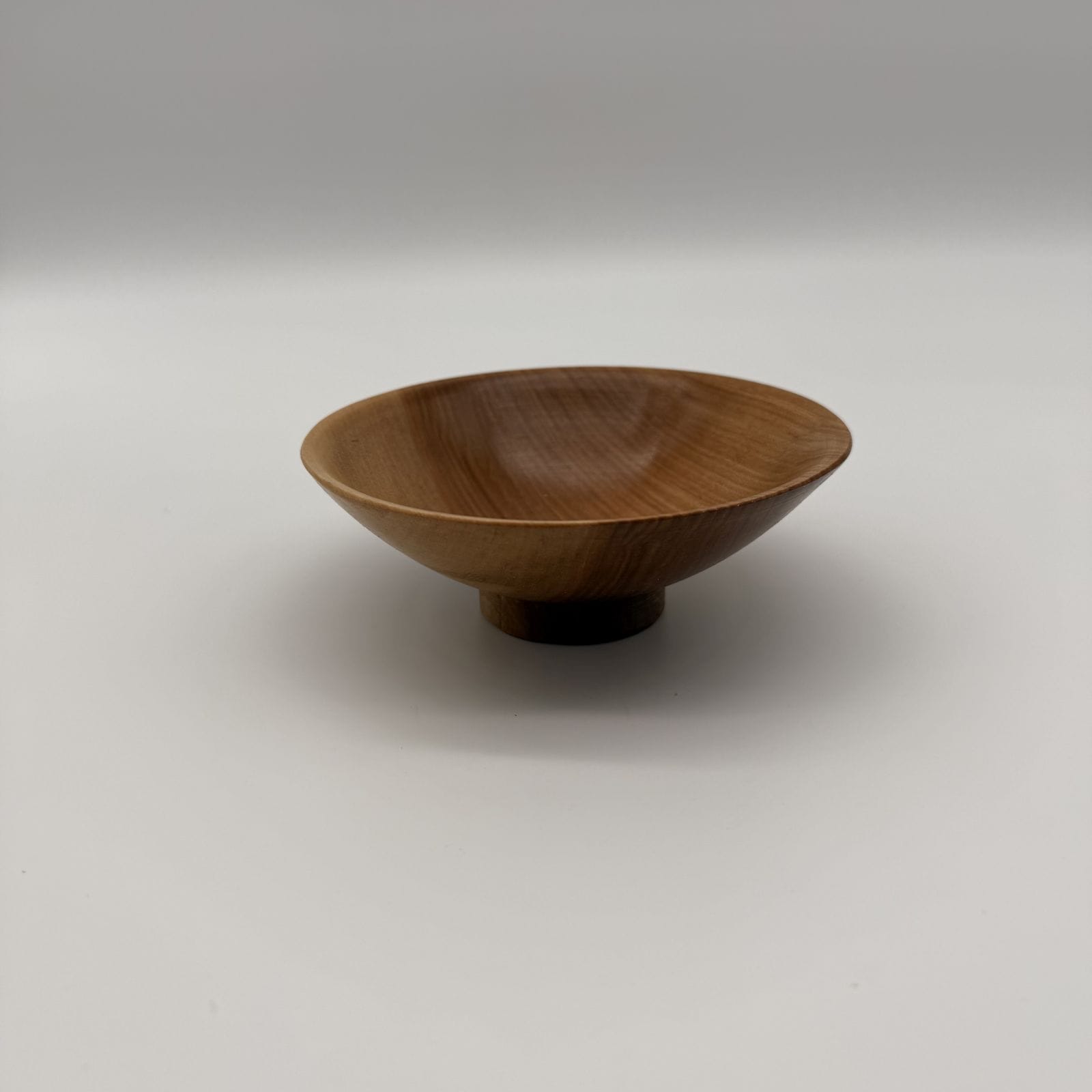 【究極のおちゃわん】オノオレカンバ 斧折樺 ご飯茶碗 中サイズ 直径13センチ 高さ5.5センチ 食器 皿 木製	天然木 手作り	日本製 高級 おしゃれ ギフト	プレゼント	職人手作り	おしゃれ