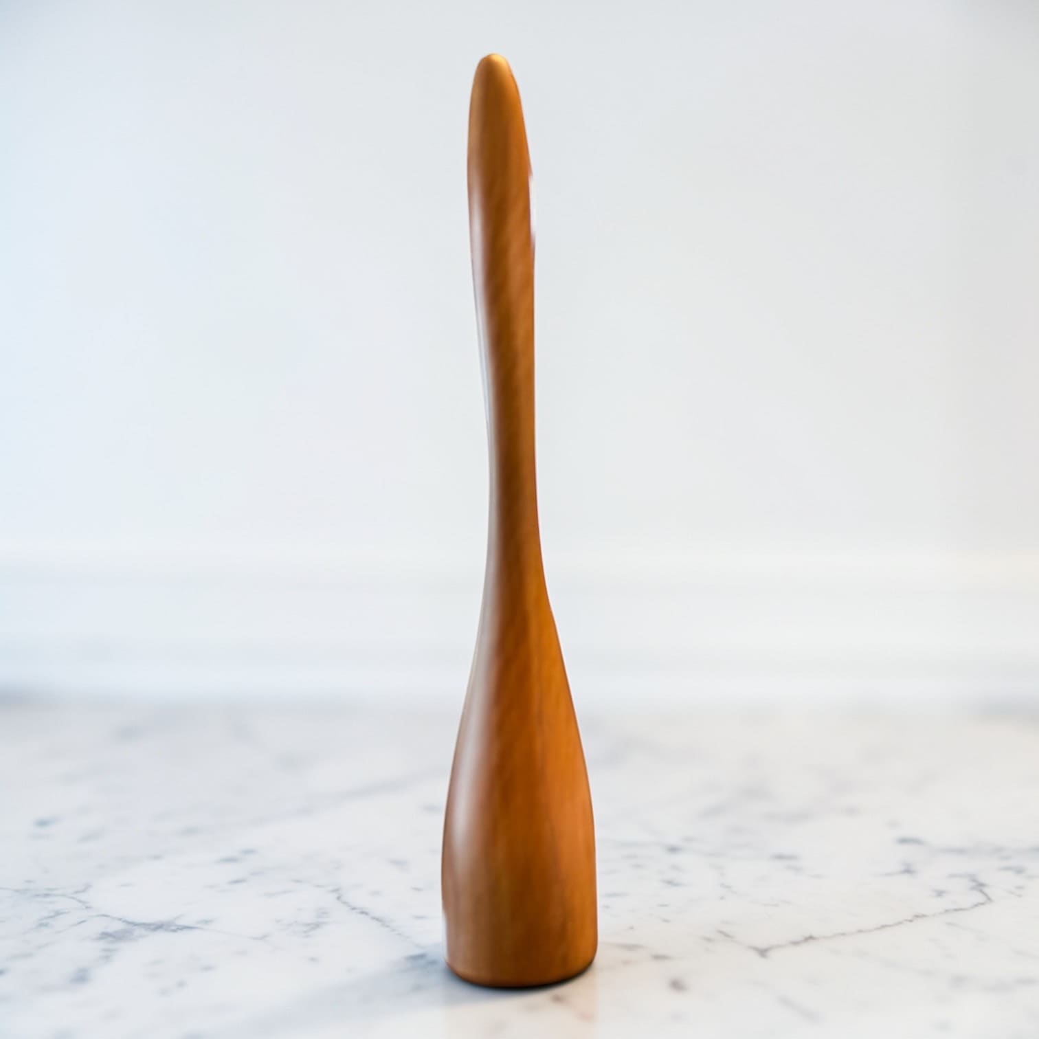 最高級 オブジェ鳥の様な肩たたき 国産 木製 肩叩き オノオレカンバ 古木 斧折樺 肩 マッサージ 肩たたき棒 棒 職人手作り 天然木 おしゃれ ギフト プレゼント 日本製 ブランド アートフォルム