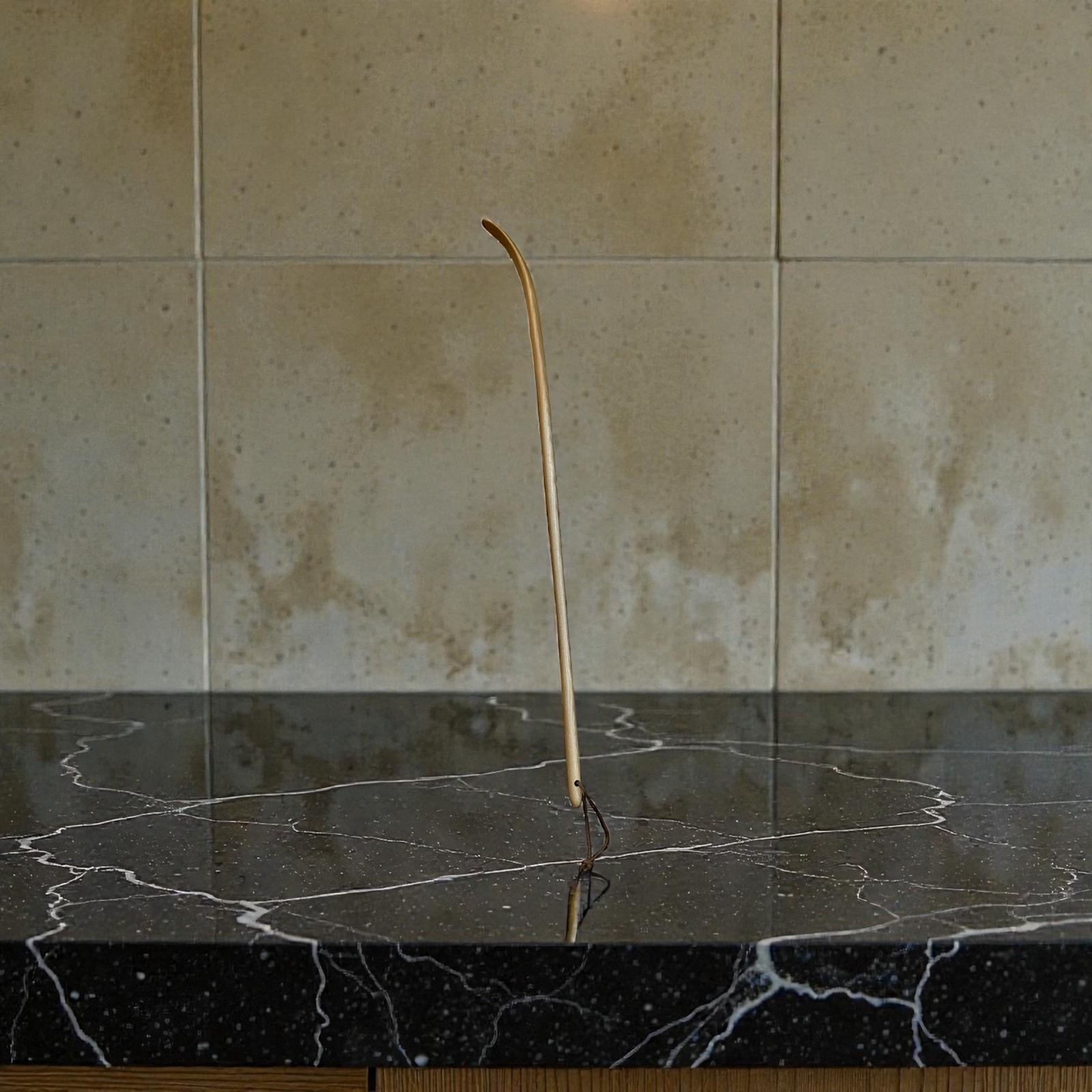 【至高の手仕上げ品】最高級 国産 孫の手 まごのて 1本売り オノオレカンバ 古木 日本一固い 天然木 斧折樺 木製 ギフト プレゼント 敬老の日 日本製 手仕事