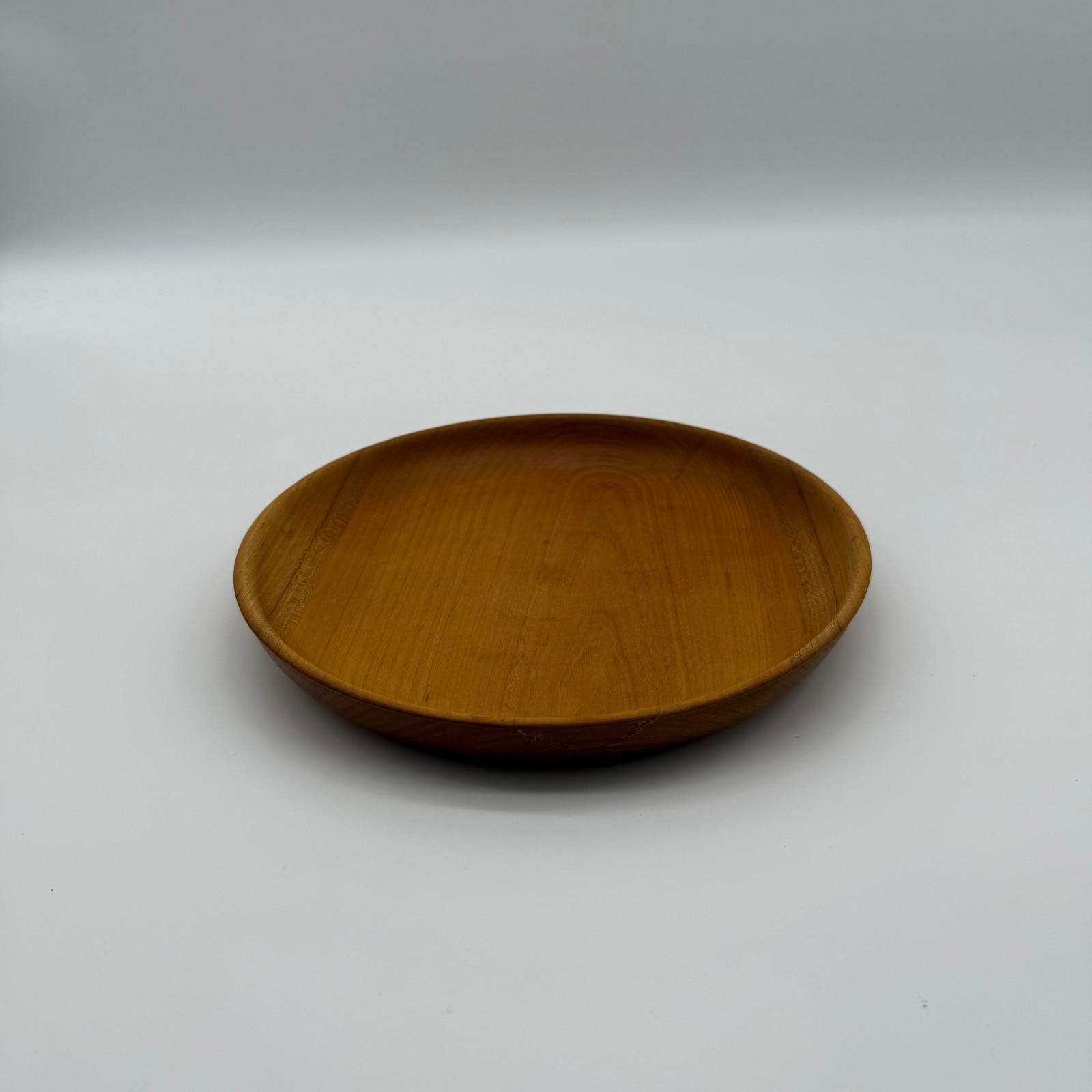 山さくら 木製 プレート お皿 天然木 木目 模様 手作り 日本製 ギフト（21cm）