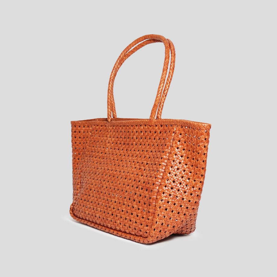 MAISON N.H PARIS　メゾンエヌアッシュパリ　革の編みバッグ MAISON N.H PARIS メゾンエヌアッシュパリ 革の編みバッグ メゾン エヌ