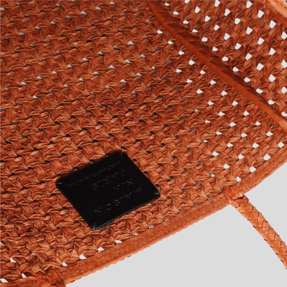 MAISON N.H PARIS　メゾンエヌアッシュパリ　革の編みバッグ MAISON N.H PARIS メゾンエヌアッシュパリ 革の編みバッグ メゾン エヌ