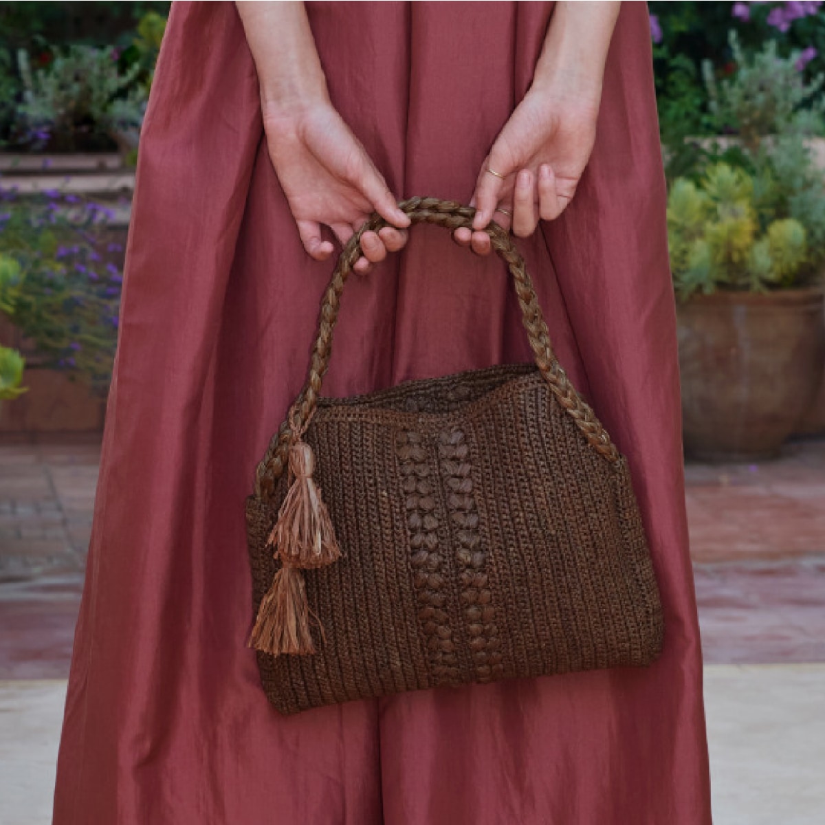 MAISON N.H PARIS　メゾンエヌアッシュパリ　革の編みバッグ MAISON N.H PARIS メゾンエヌアッシュパリ 革の編みバッグ メゾン エヌ