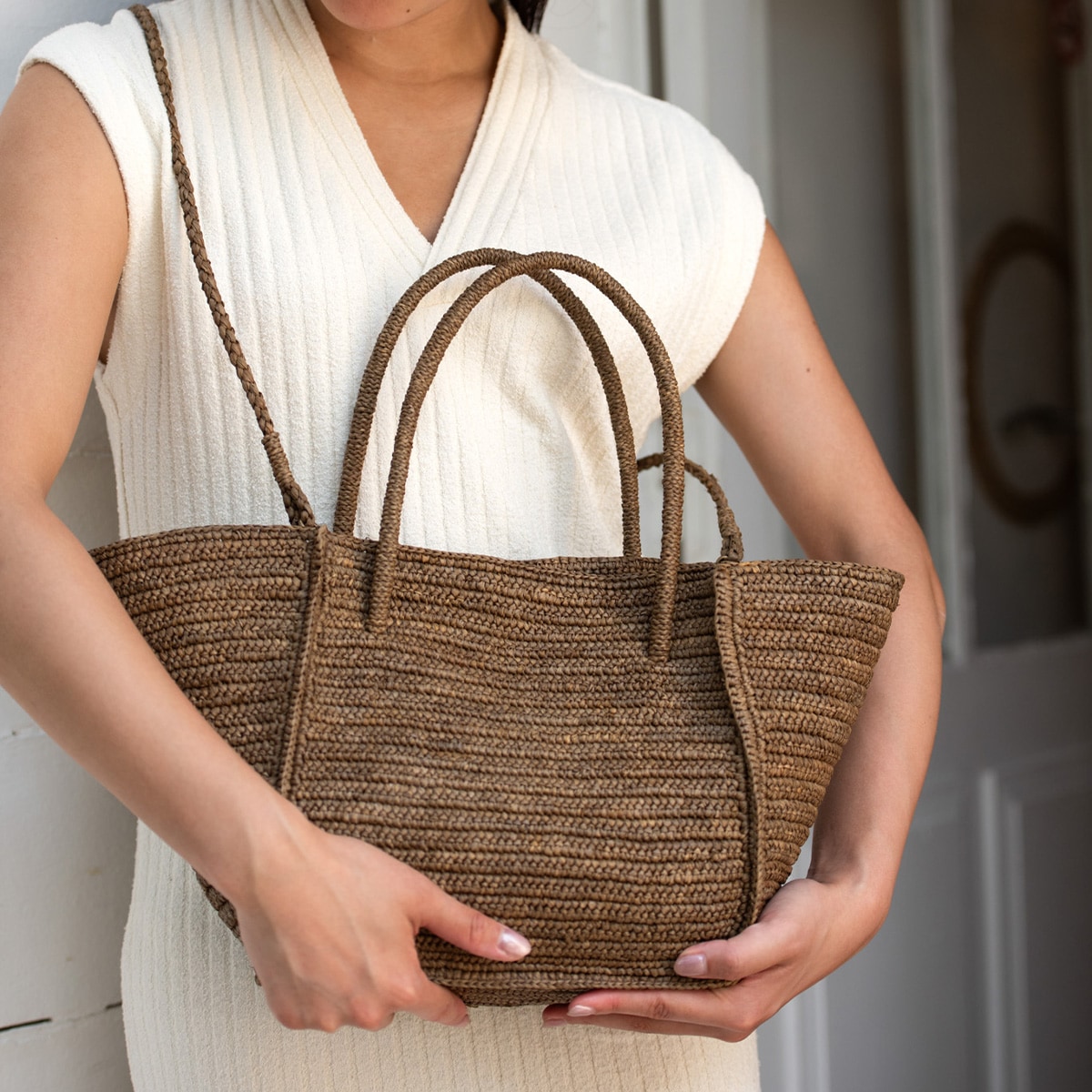 新品未使用✨MAISON N.H PARIS トートバッグ　ブラウン　ラフィア MAISON N.H PARIS [メゾンエヌアッシュパリ] - Avril raffia tote bag