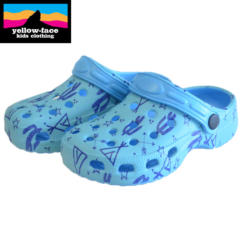 イエローフェイス クロックス型 総柄サンダル ティピヴィレッジ