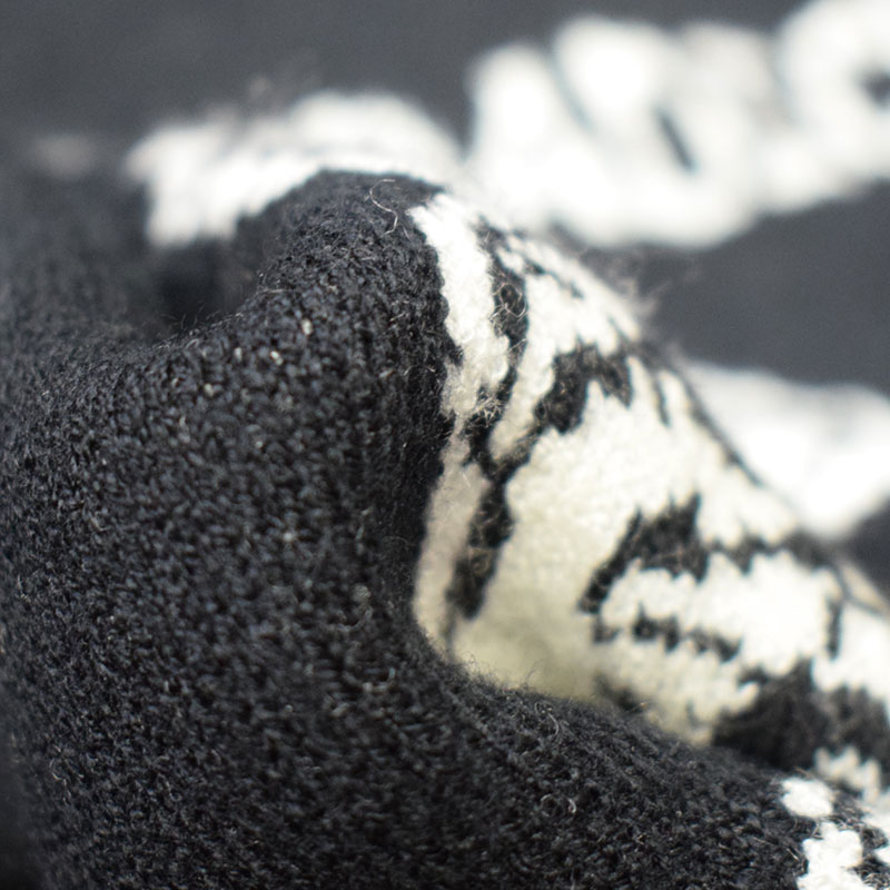 ジムマスター GYMMASTER ジャガードニットSMILE PARADICE クルーネック 421725