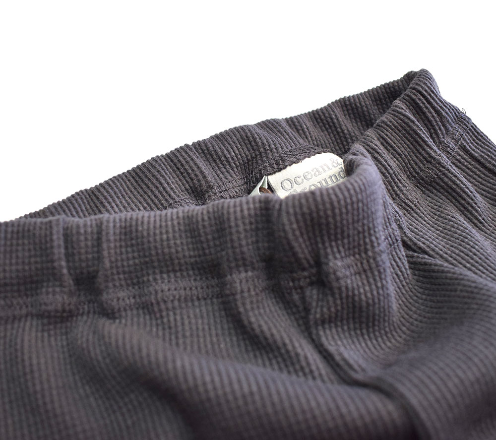 オーシャンアンドグラウンド ワッフルスリットレギンス チャコール