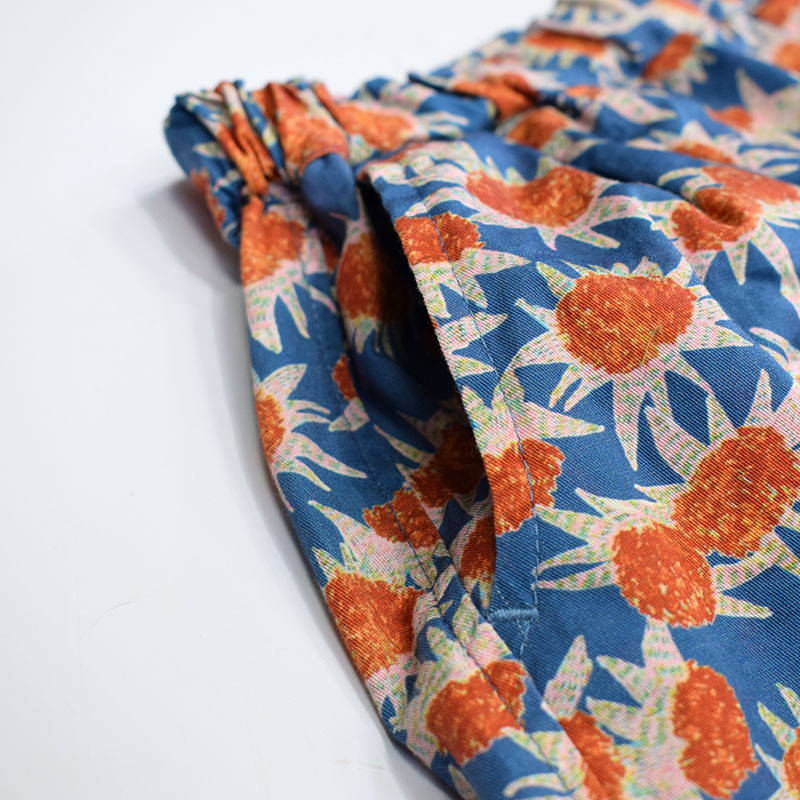 オーシャンアンドグラウンド 花柄タックショートパンツ TB 1317216