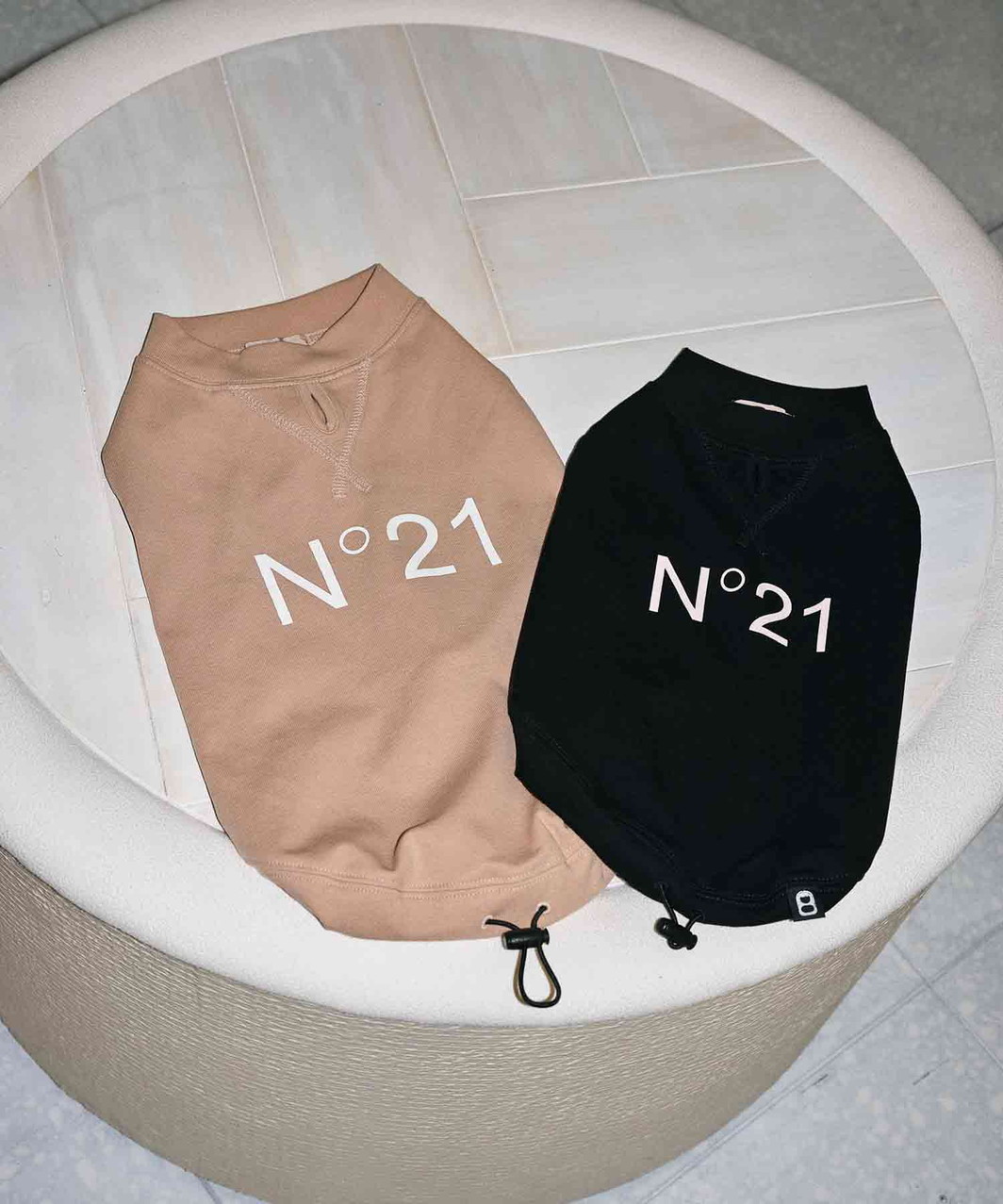 【N21】 LOGO TANK - BEIGE