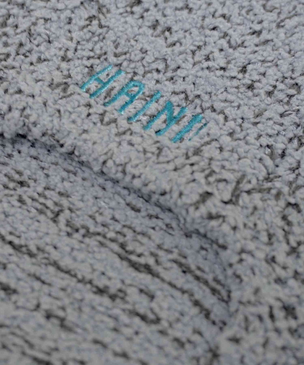 CREAM YARN SWEATER - GREY