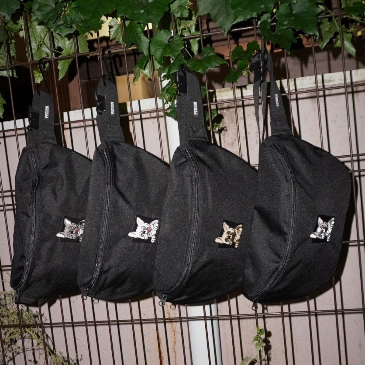 FRENCHI BULL DOG BODY BAG - FAWN