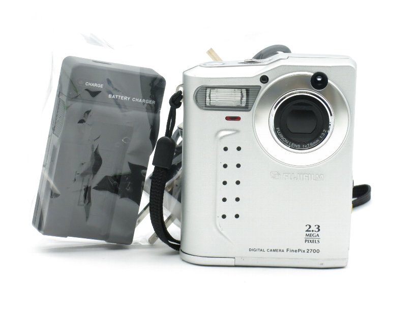 �ե� FinePix 2700 (230������)