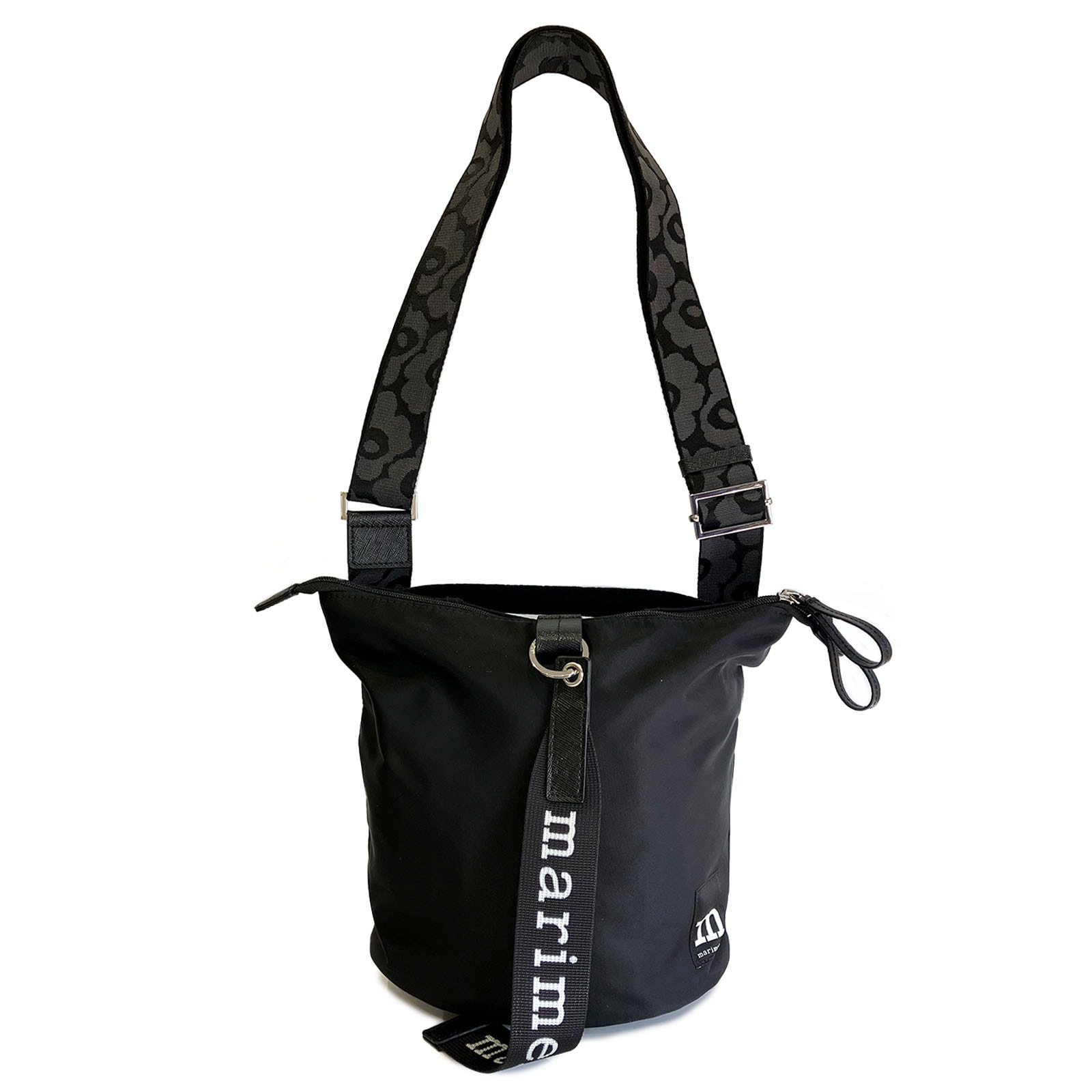 マリメッコ ショルダーバッグ 斜めかけバッグ ブラック Carry All solid marimekko 91923 009