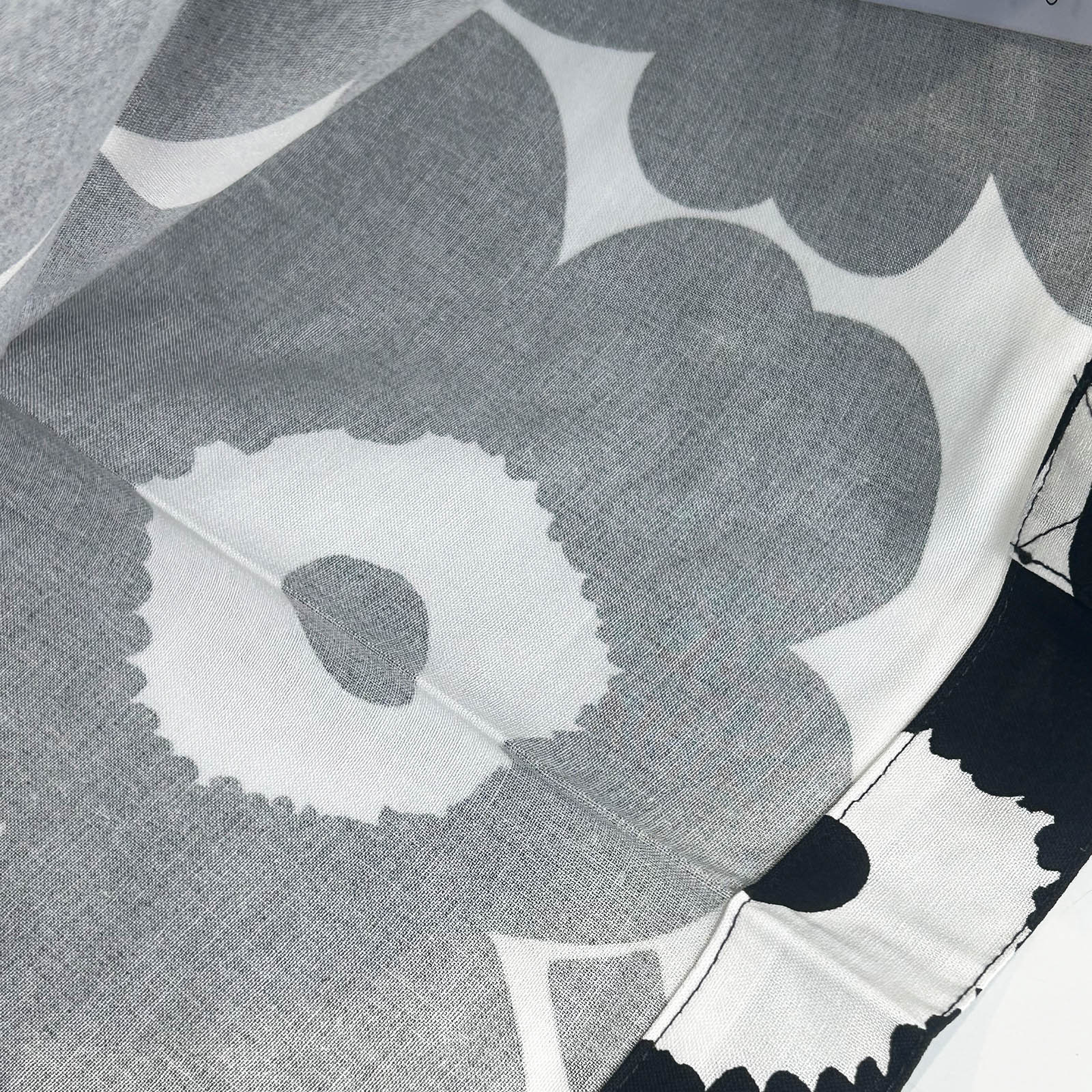 マリメッコ Marimekko バッグ トートバッグ ファブリックバッグ ピエニウニッコ 75042 190 ブラック×ホワイト