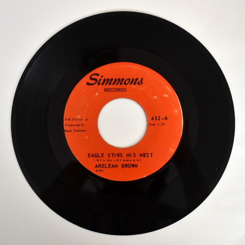 Arelean Brown - Eagle Stirs His Nest / I Broken Many Heart      [7inch]
