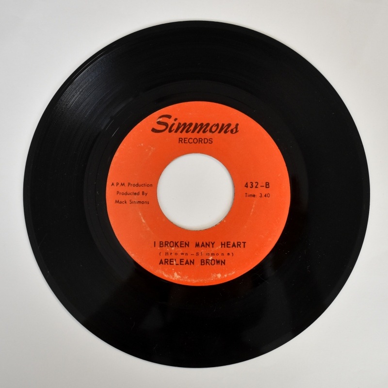 Arelean Brown - Eagle Stirs His Nest / I Broken Many Heart      [7inch]