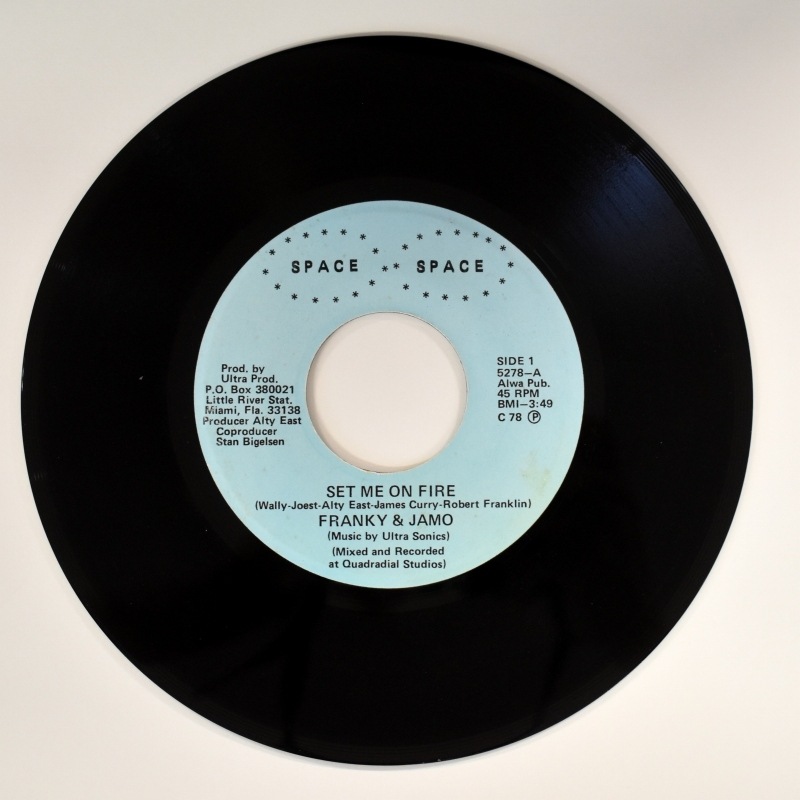 Franky & Jamo - Set Me On Fire / The Ultrasonics -  Capricorn Man    [7inch]
