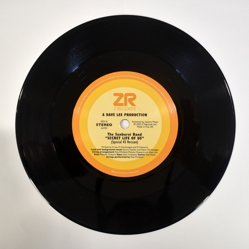 The Sunburst Band / Dave & Maurissa - Secret Life Of Us / Look At The Stars    [7inch]