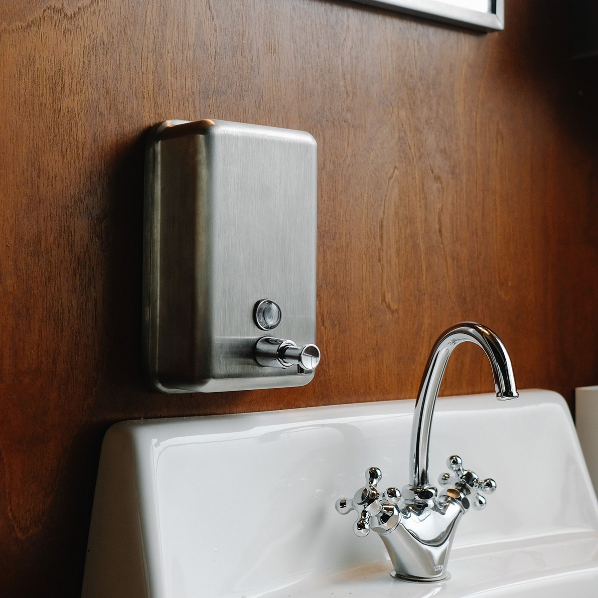 VIRTICAL LIQUID SOAP DISPENSER1.2L