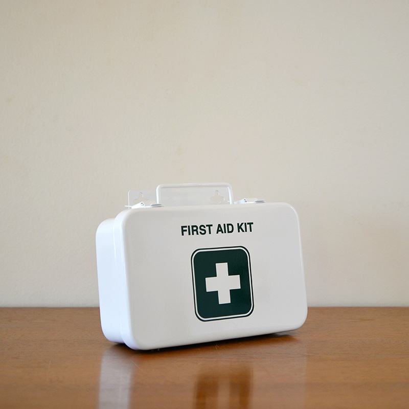 FIRST AID KIT -STENCIL