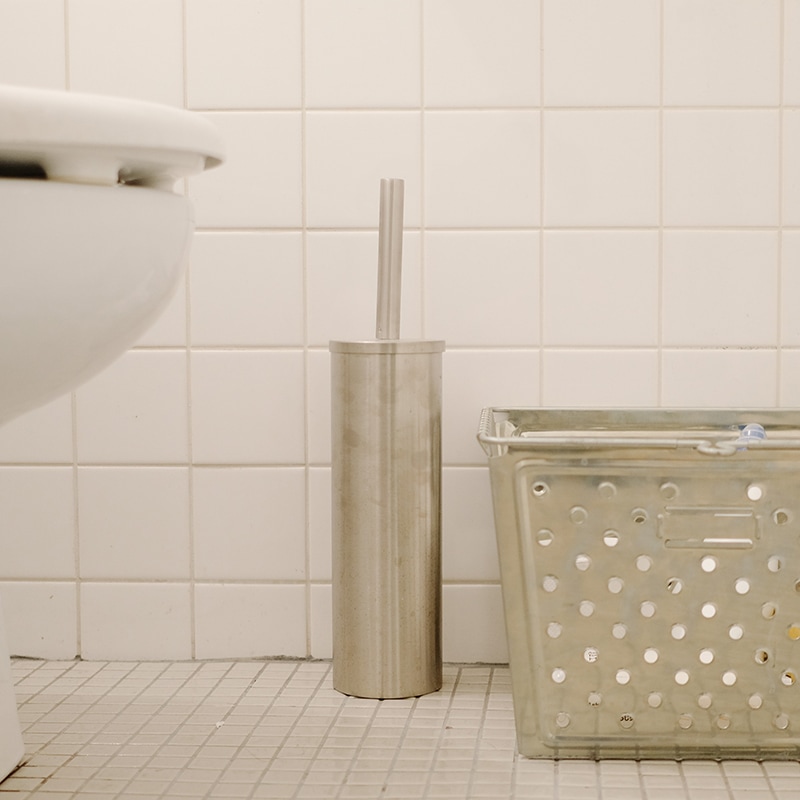 TOILET BRUSH & HOLDER