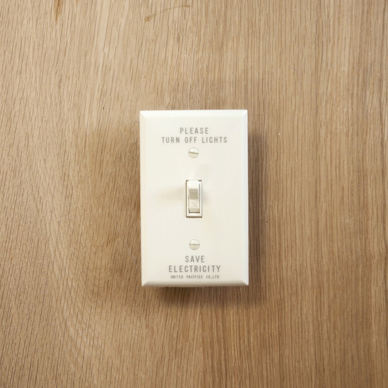 SAVE ENERGY   TOGGLE SWITCH PLATE - ALMOND