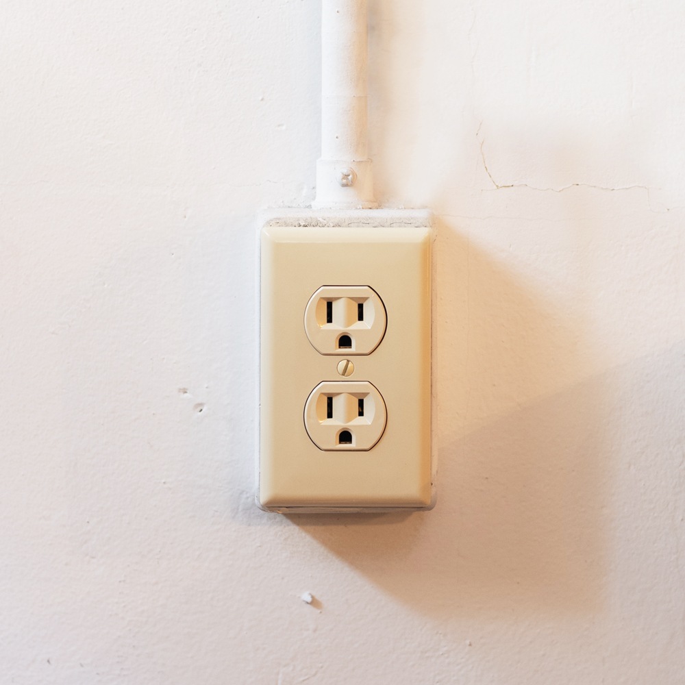 DUPLEX RECEPTACLE