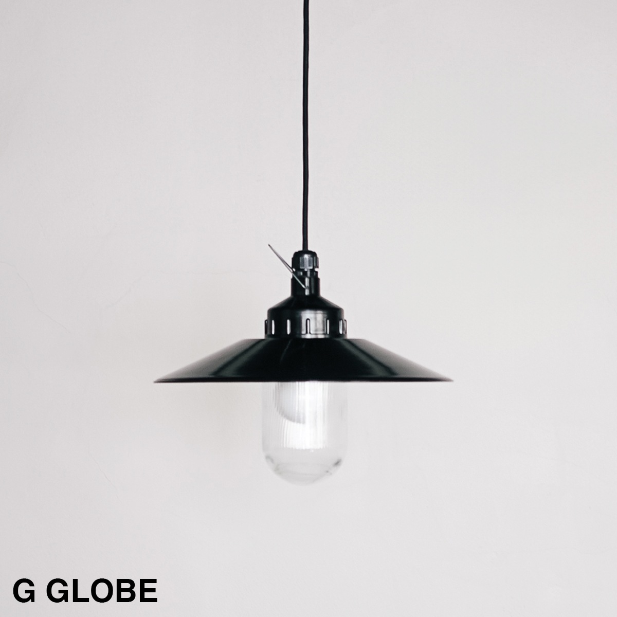 THPG PENDANT LIGHT "35 FLAT SHADE , Black
