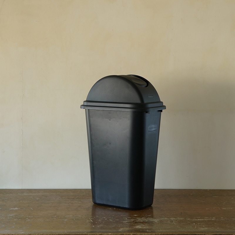 PLASTIC WASTE RECEPTACLE  (L) 39L