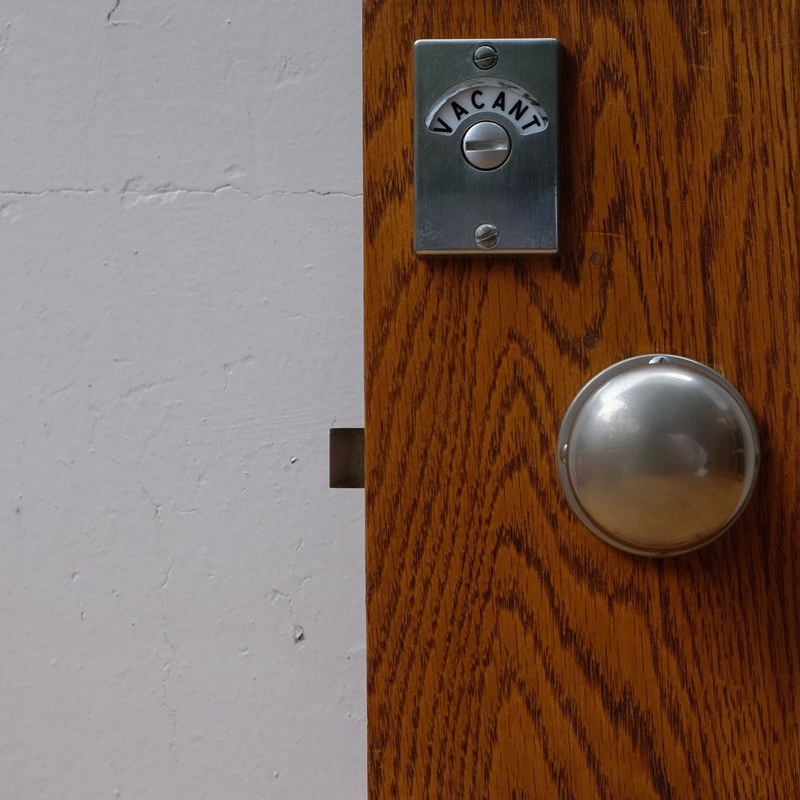 DOOR KNOB - PEARL NICKEL PLATED��SOLID)