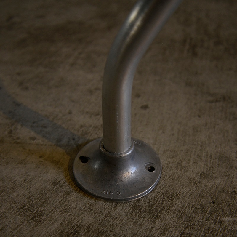 THPG CAST ALUMINIUM LAMP LARGE