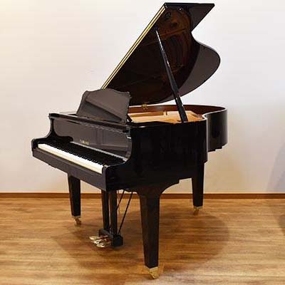 YAMAHA GC1SN  