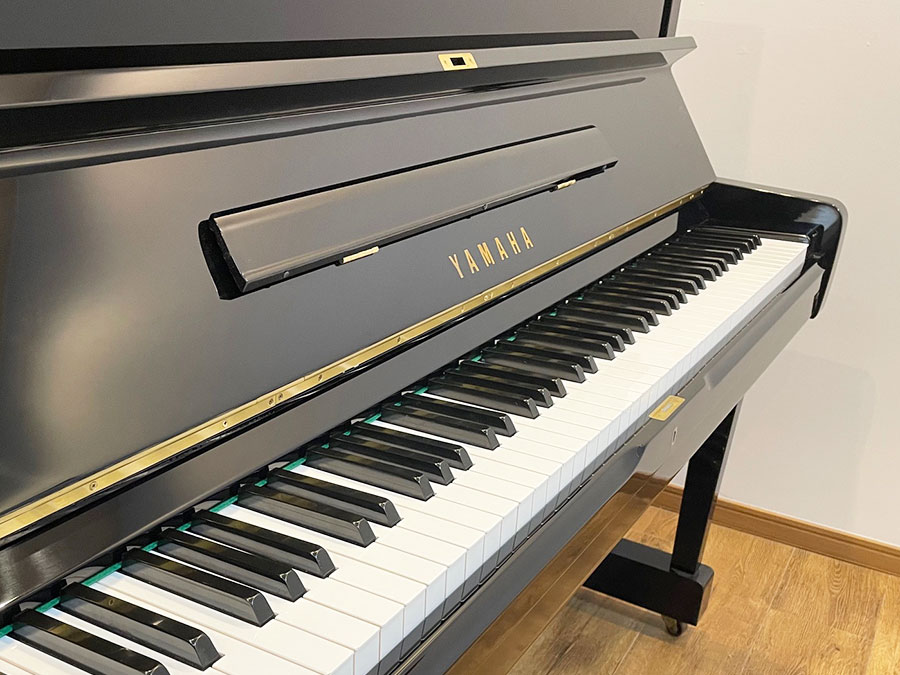 YAMAHA　U1M