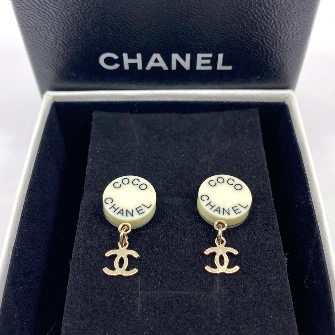 CHANEL シャネル ココマーク ピアス ロゴ 7303 CHANEL シャネル ピアス ココマーク ロゴ ホワイト 管理番号