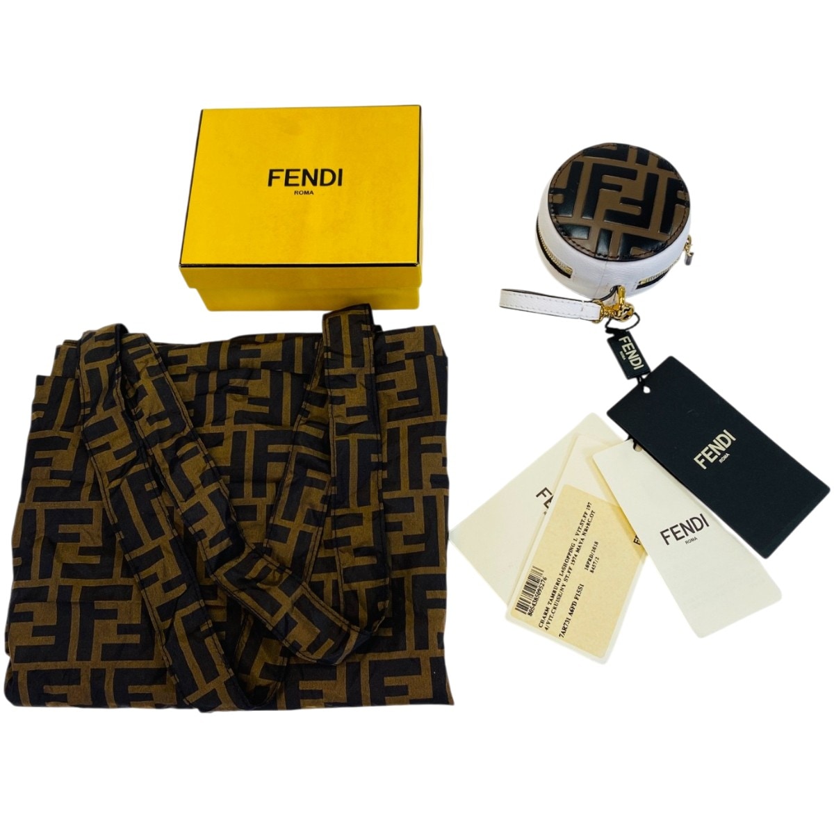 FENDI ナイロン エコバッグ トートバッグ ポーチ ブラウン 9587 FENDI フェンディ チャーム付き ナイロン エコバッグ トート