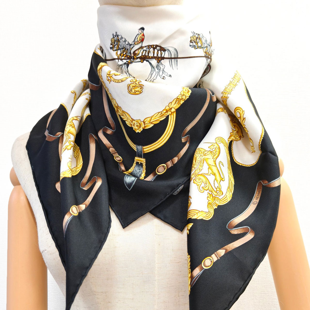 HERMES エルメス カレ90 THE ROYAL MEWS 王室の馬小屋 シルク スカーフ